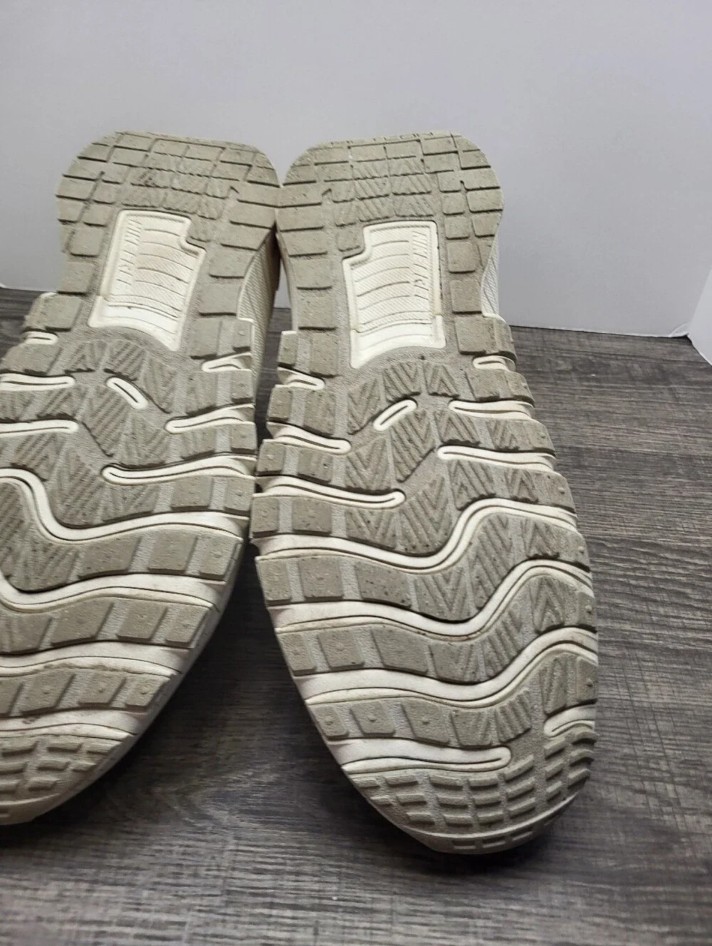 Nike Free Metcon 6 SE Pale Ivory Sneaker Women's Size 10 Training Shoes Sneakers